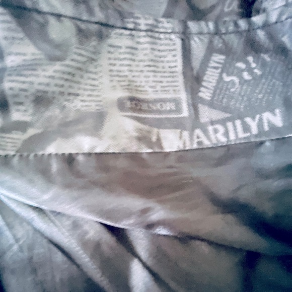 Very Unique Marilyn Trench Coat - Picture 11 of 16